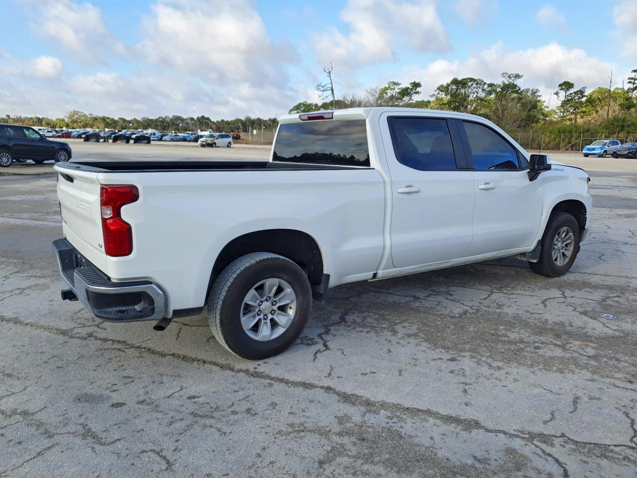 2023 Chevrolet Silverado K1500 Lt - Image 3