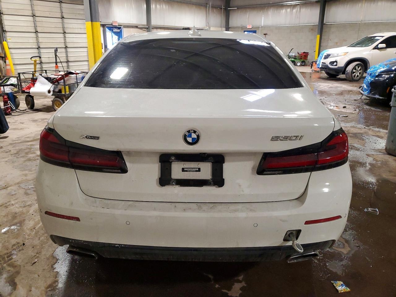 2022 BMW 530 Xi - Image 6