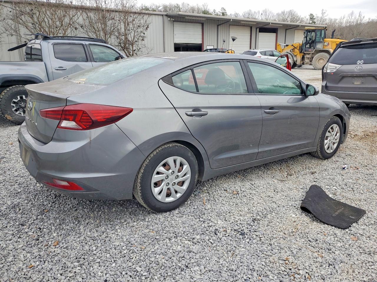 2019 Hyundai Elantra Se - Фото 3