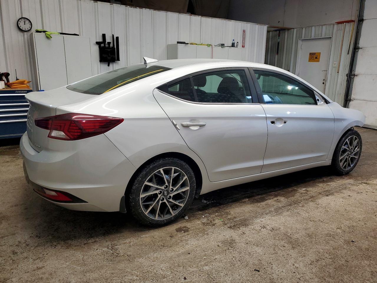 2020 Hyundai Elantra Limited - Фото 3