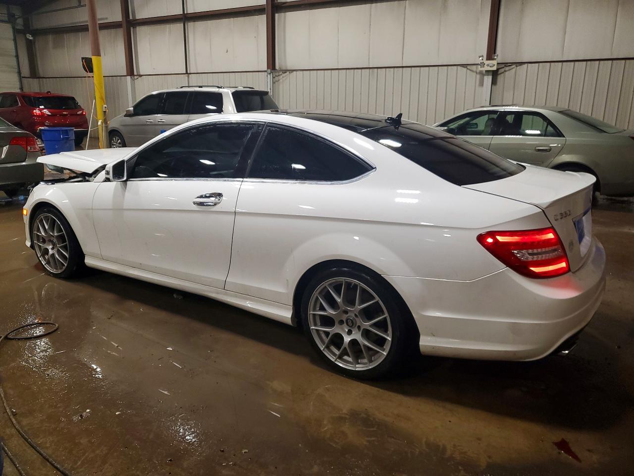 2015 Mercedes-Benz C 350 4Matic - Фото 2