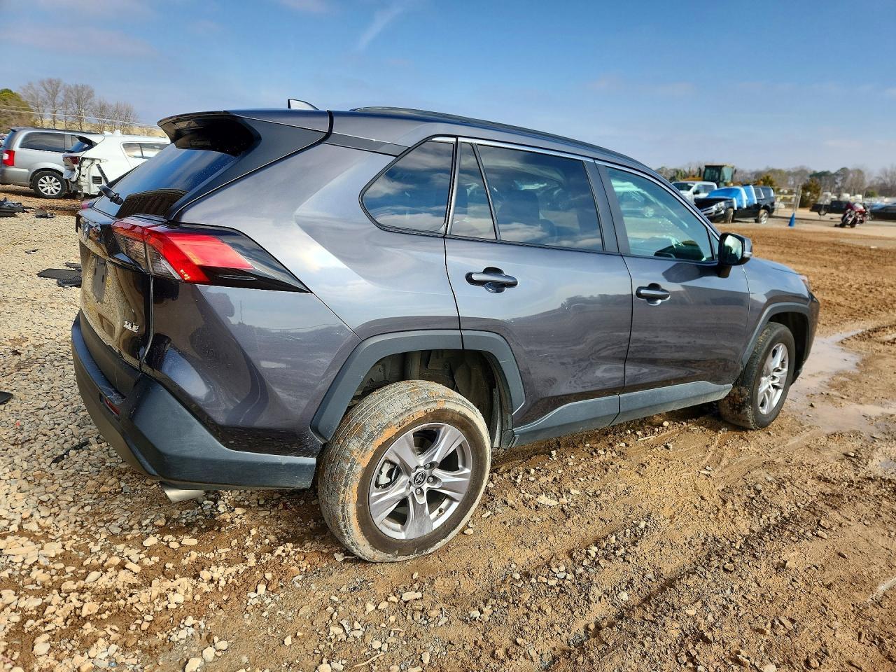 2022 Toyota Rav4 Xle - Image 3