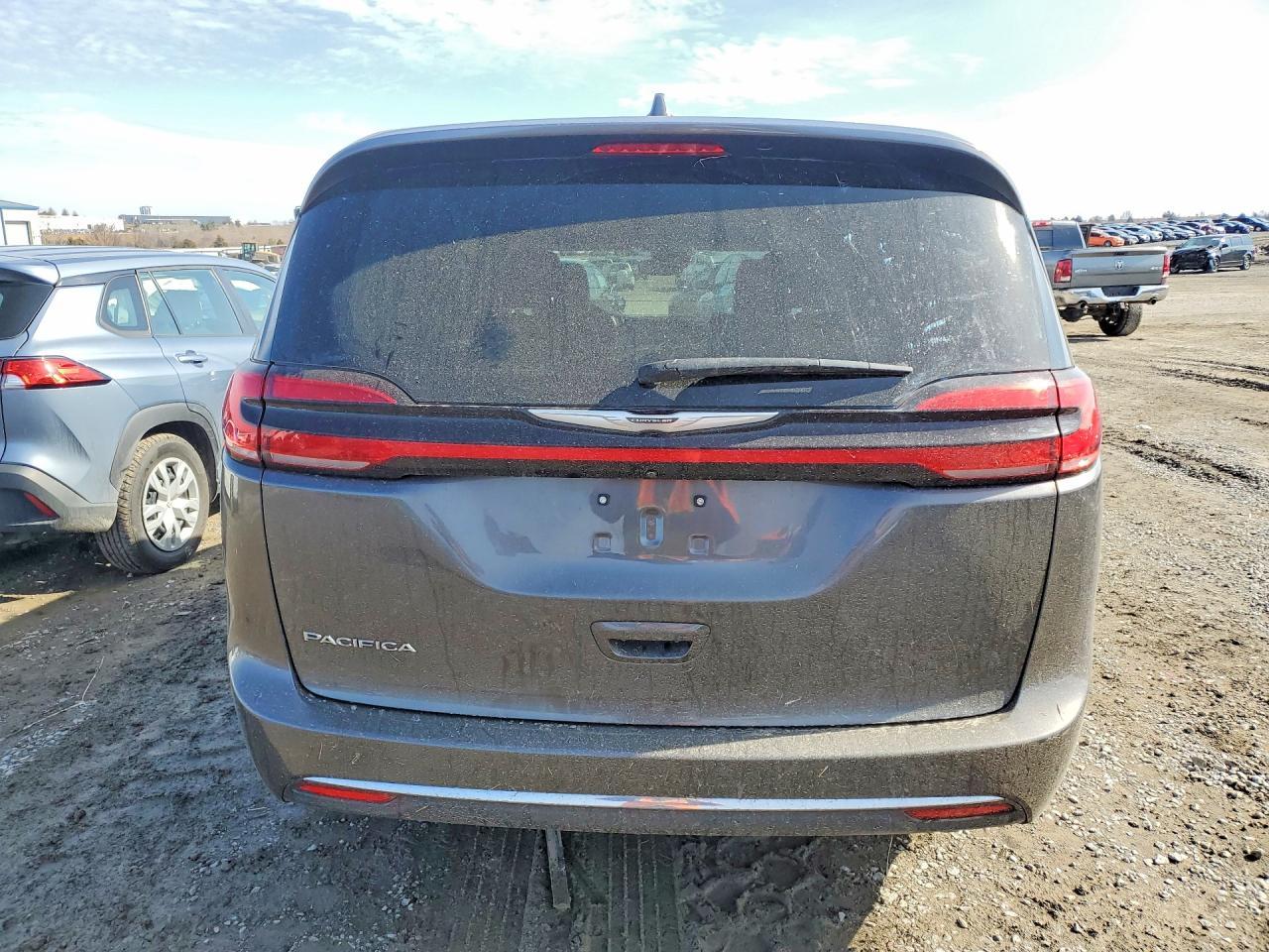 2022 Chrysler Pacifica Touring L - Фото 6