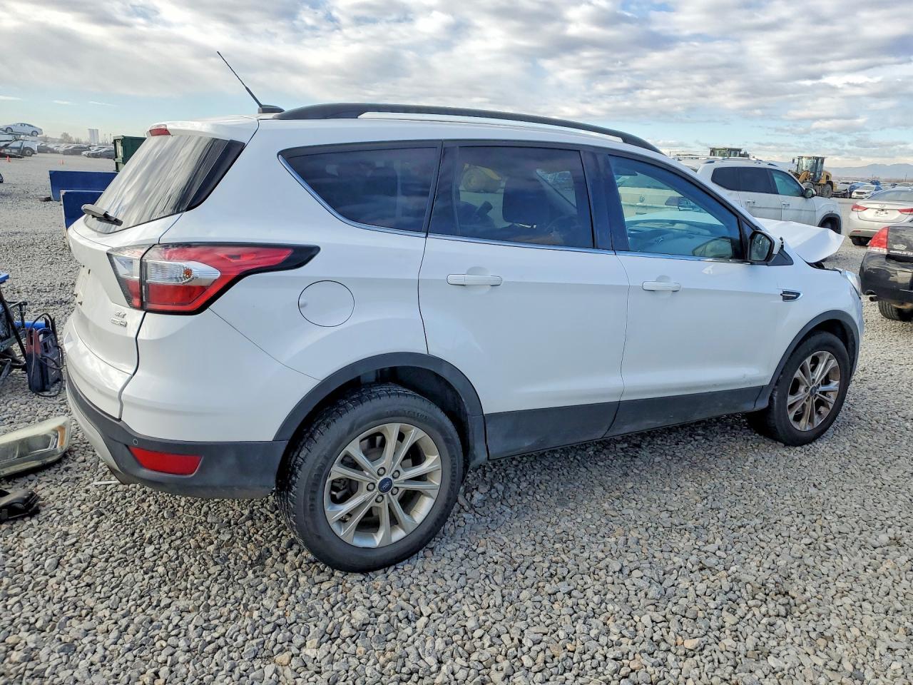2017 Ford Escape Se - Фото 3