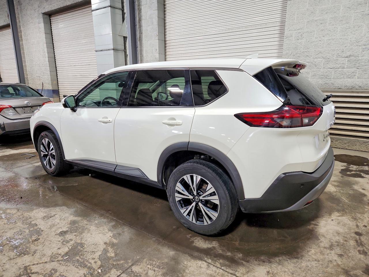 2021 Nissan Rogue Sv - Image 2