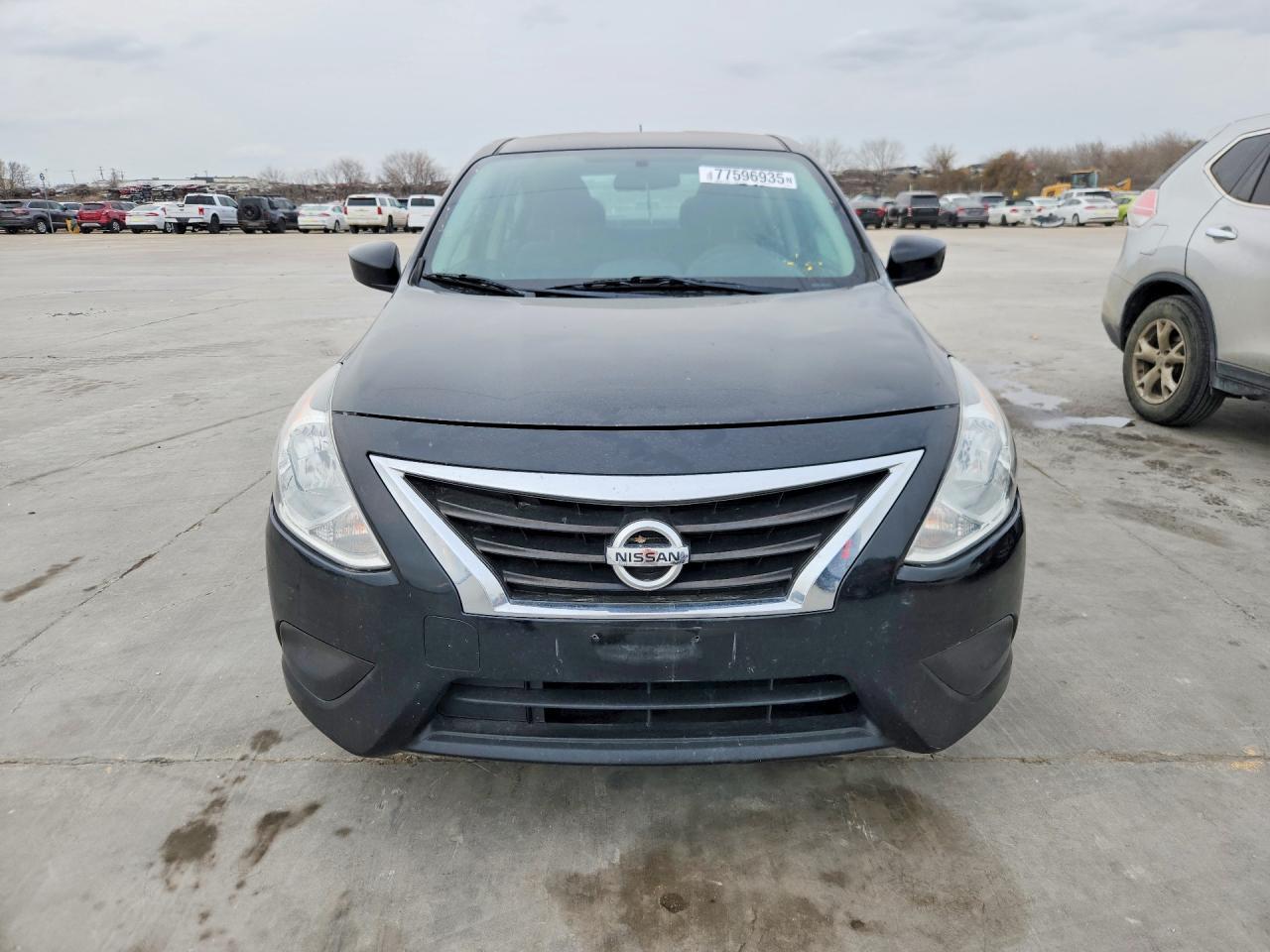 2019 Nissan Versa Sv - Image 5