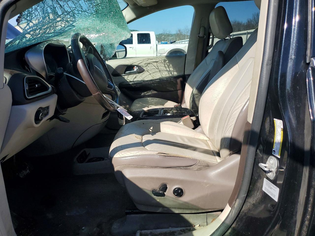 2017 Chrysler Pacifica Touring L - Фото 7