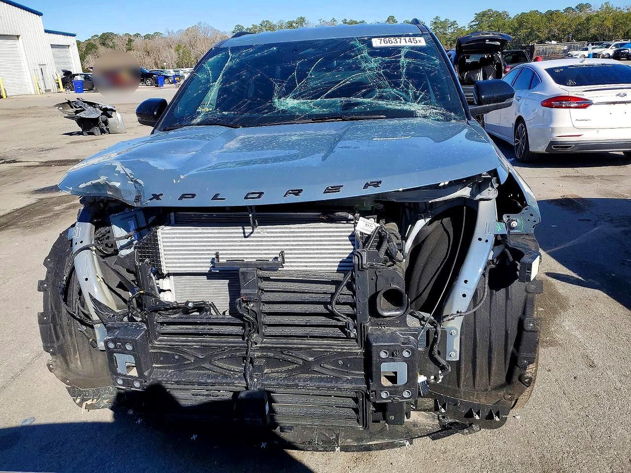 2025 Ford Explorer St-Line - Image 5