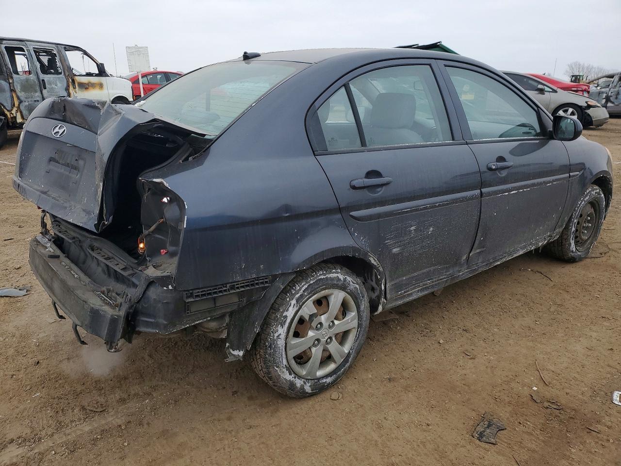 2011 Hyundai Accent Gls - Image 3