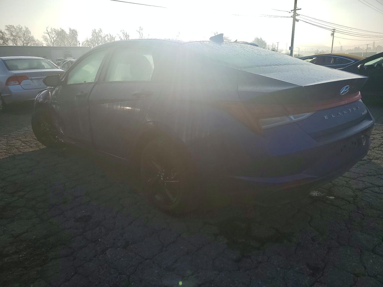 2023 Hyundai Elantra Blue - Image 2