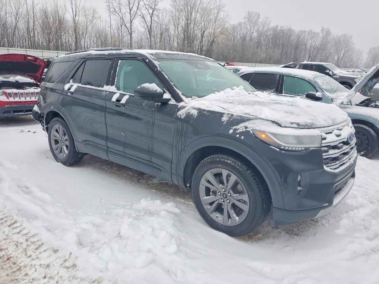 2026 Ford Explorer Active - Image 4