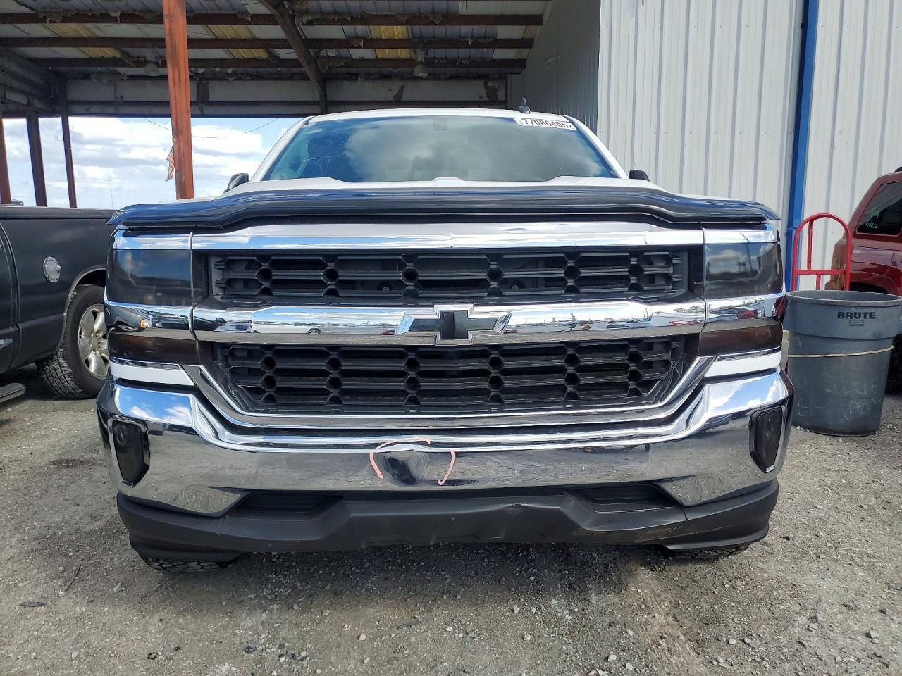 2017 Chevrolet Silverado C1500 Lt - Image 5