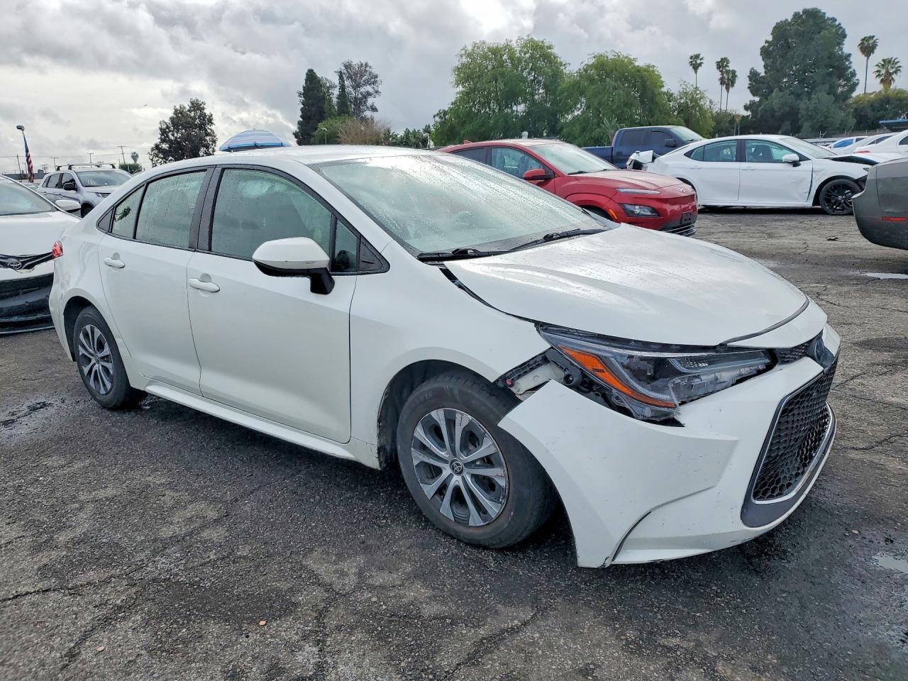 2021 Toyota Corolla Hybrid Le - Image 4