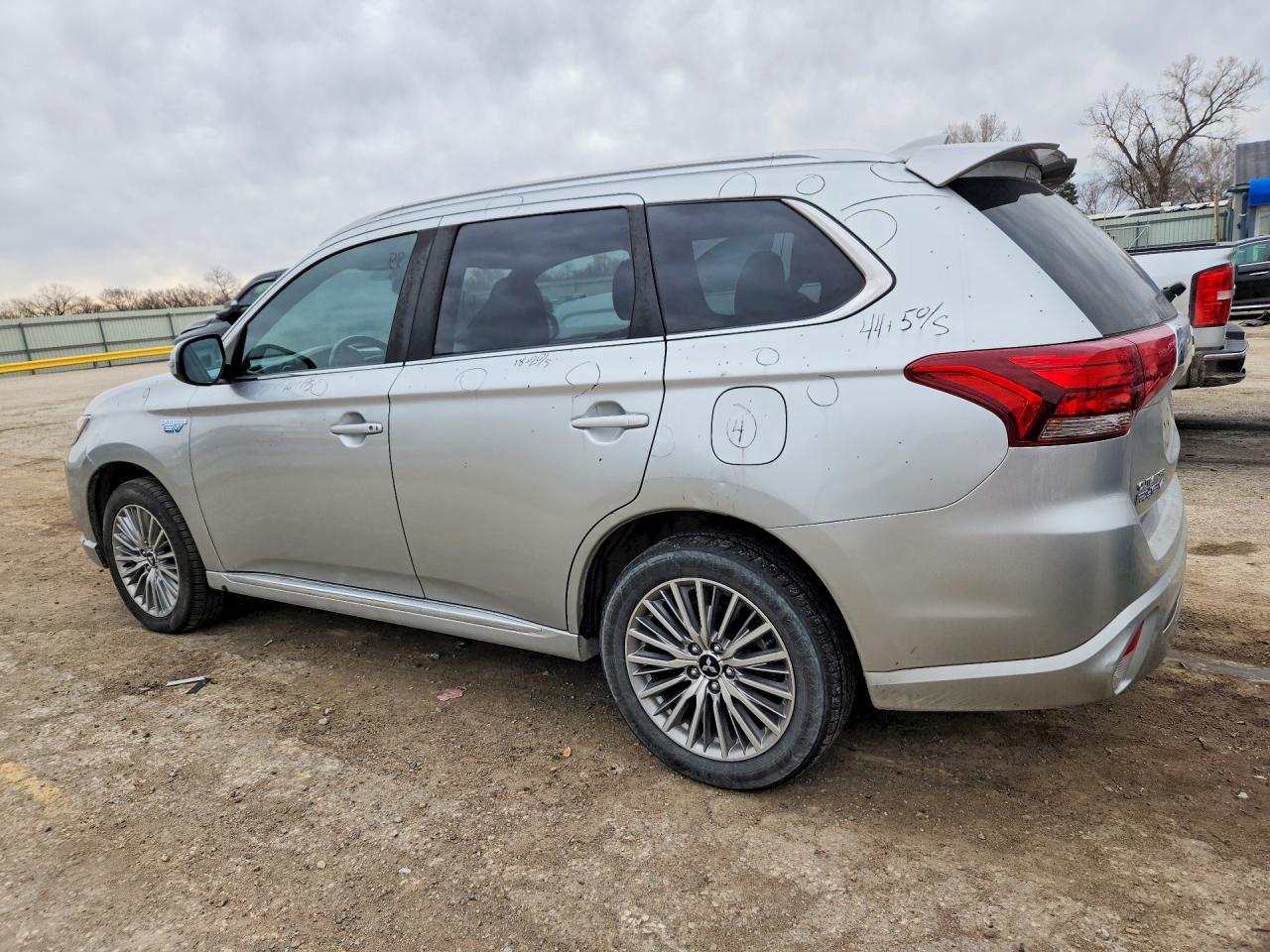 2022 Mitsubishi Outlander Sel - Фото 2