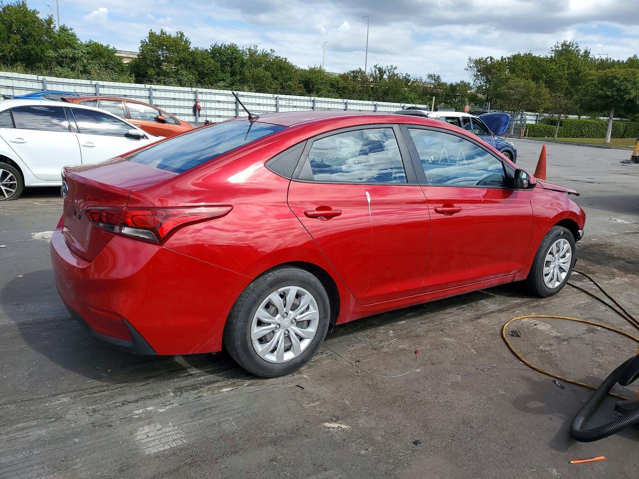 2019 Hyundai Accent Se - Фото 3