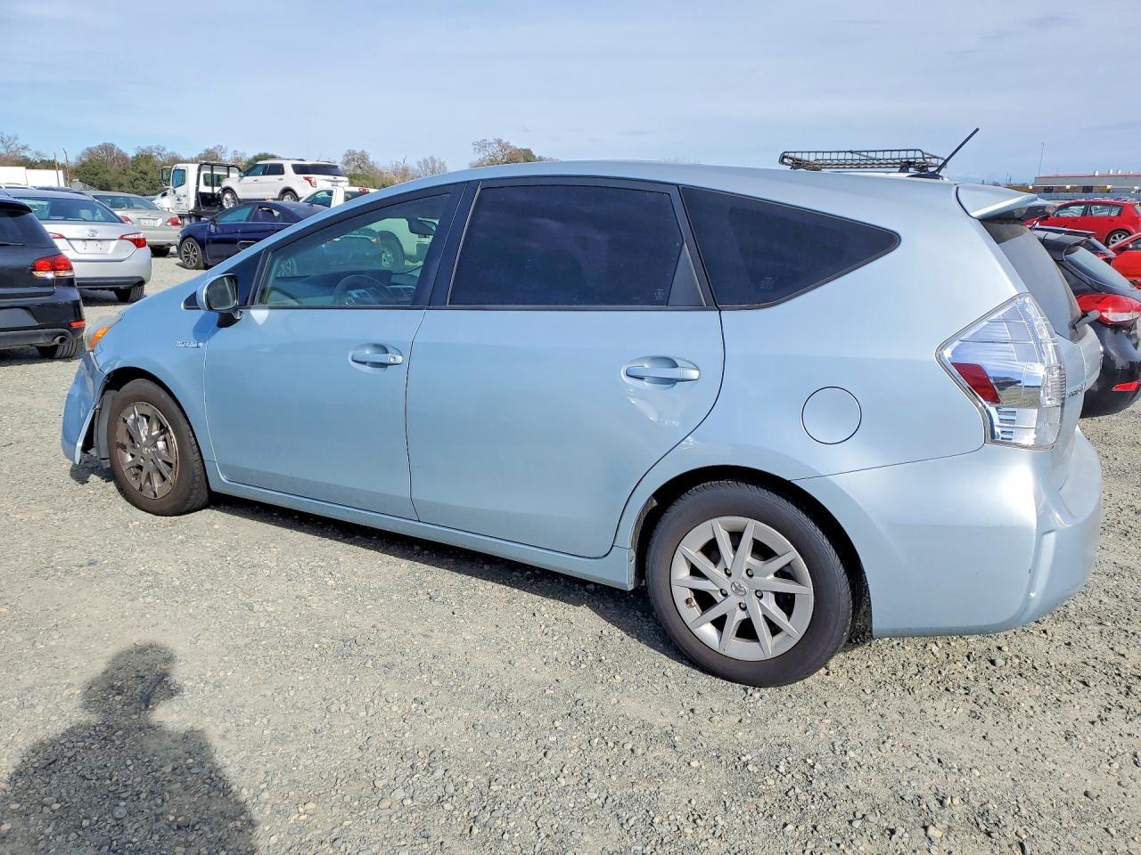 2014 Toyota Prius V - Фото 2