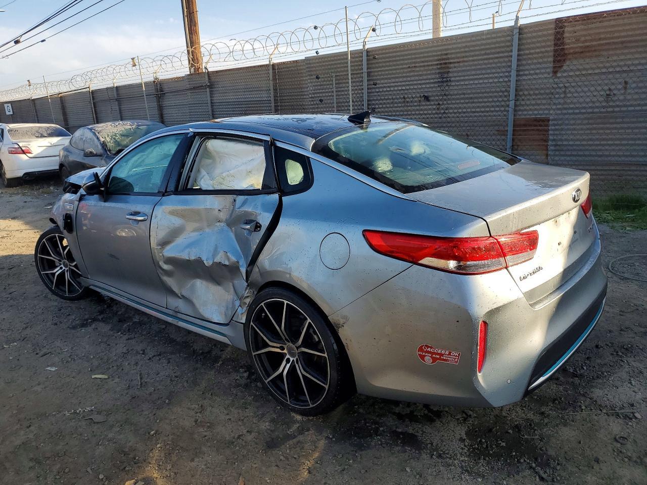 2018 Kia Optima Plug-In Hybrid - Фото 2