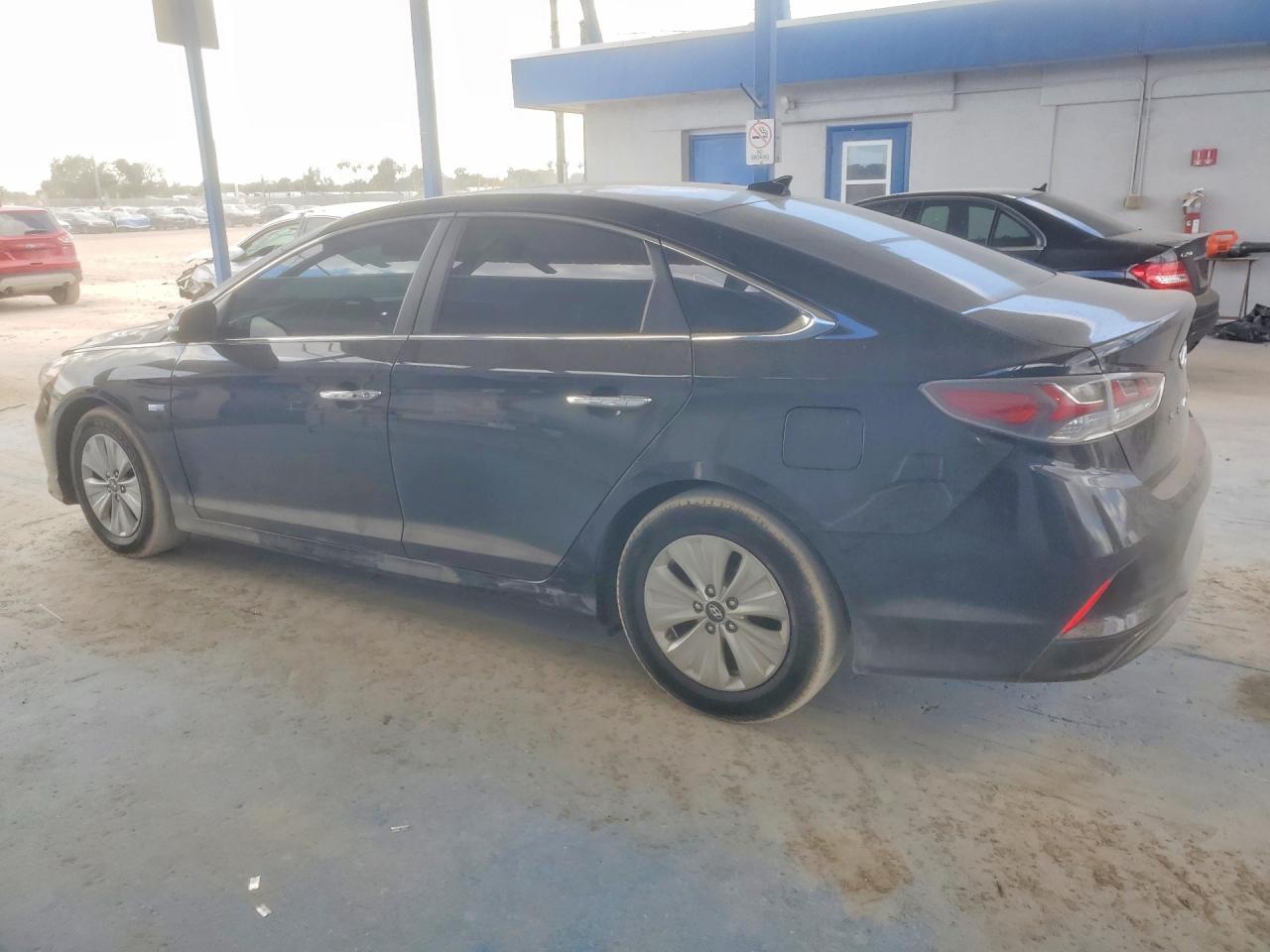 2019 Hyundai Sonata Hybrid - Image 2