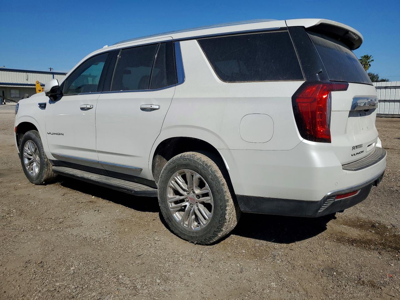 2021 GMC Yukon Slt - Image 2