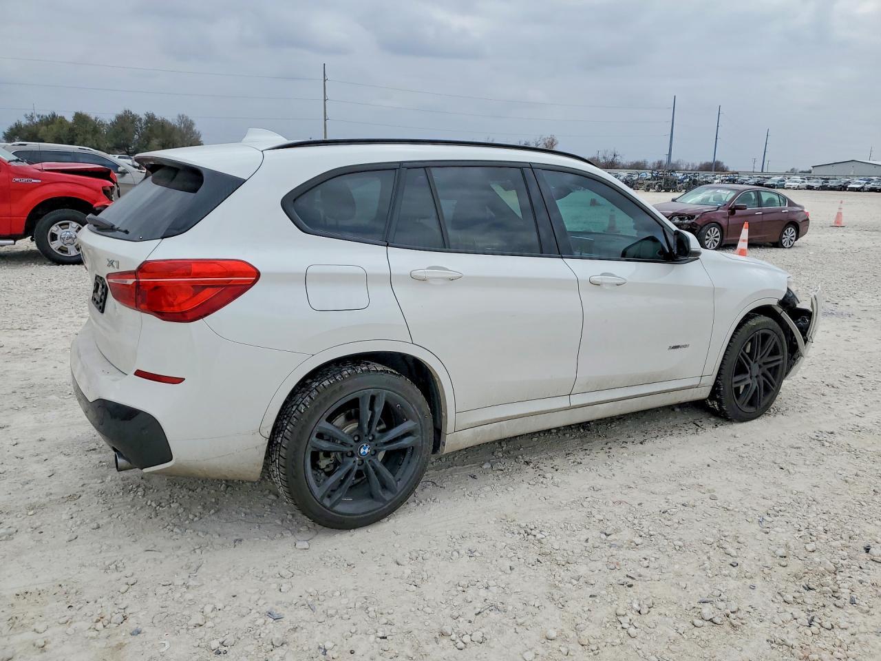 2017 BMW X1 xDrive28I - Image 3