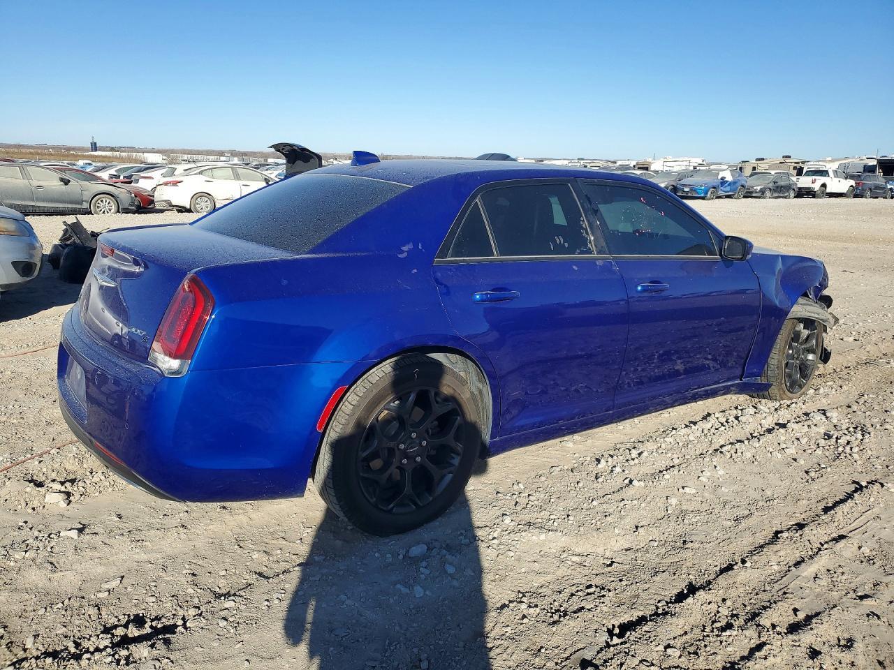 2020 Chrysler 300 S - Фото 3