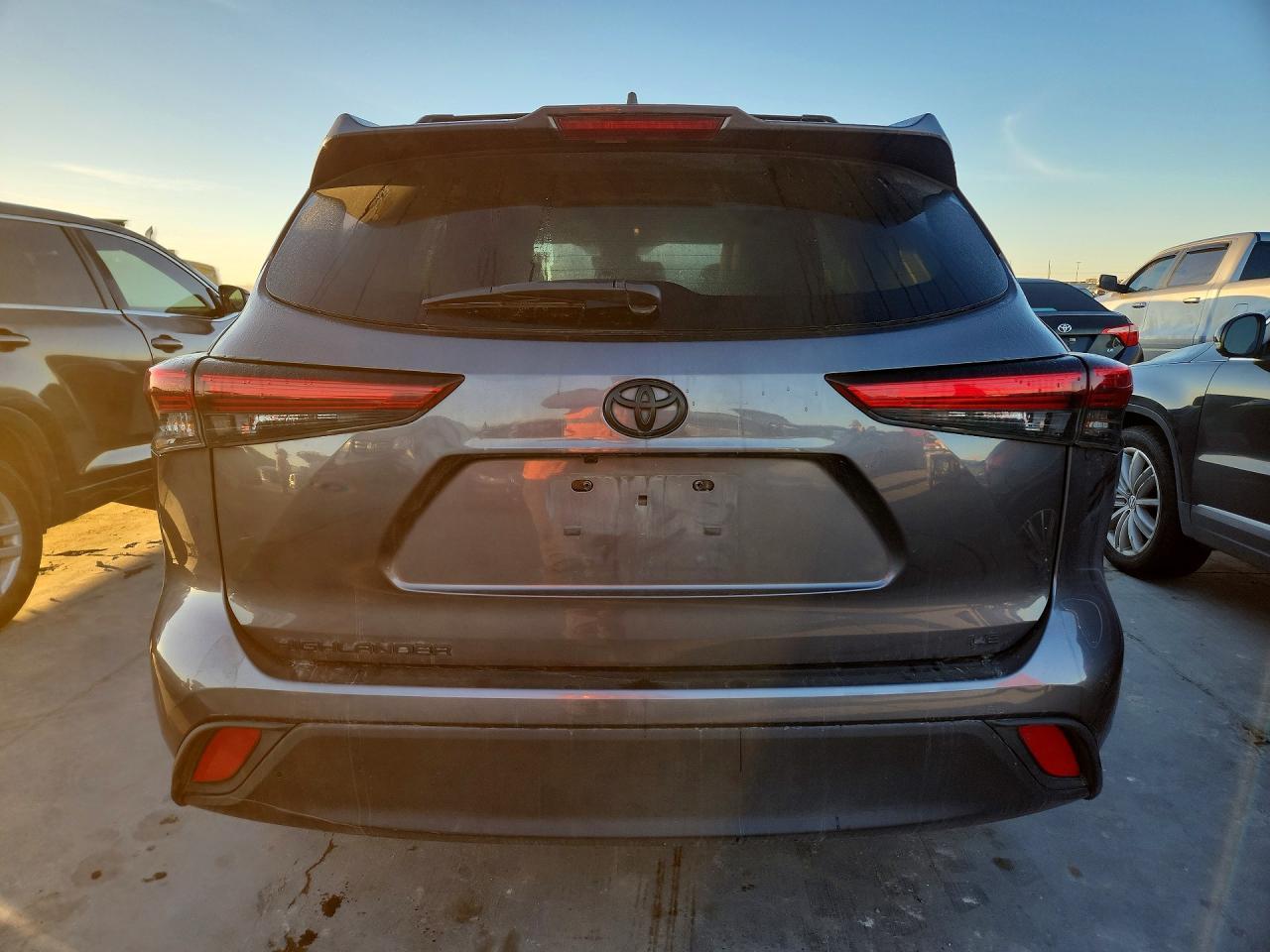 2023 Toyota Highlander L - Фото 6