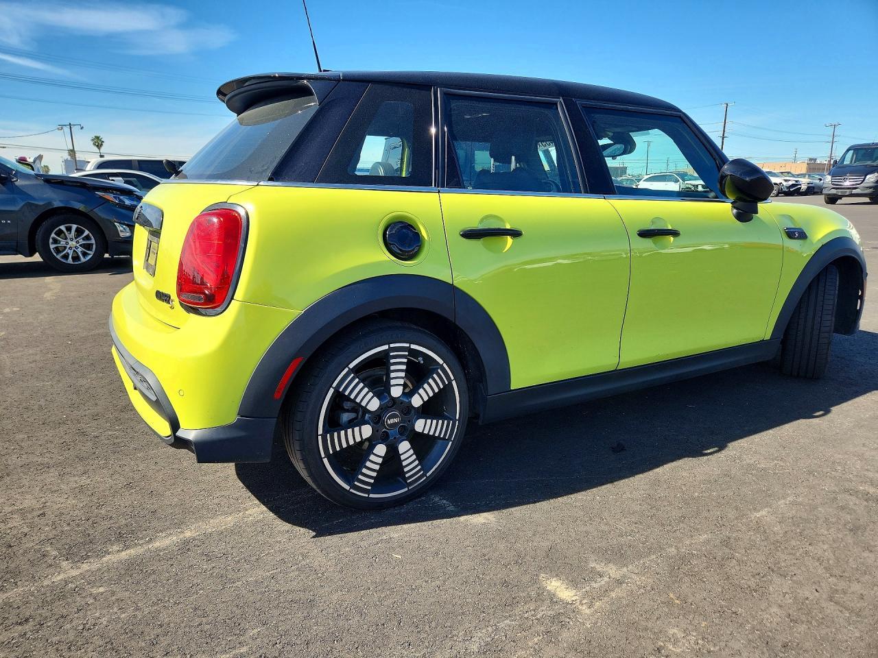 2023 Mini Cooper S - Фото 3