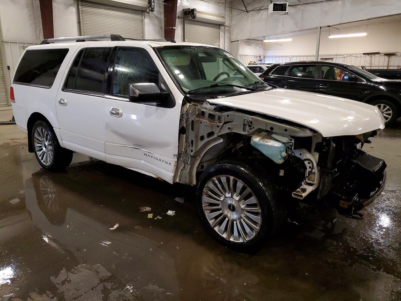 2015 Lincoln Navigator L - Фото 4