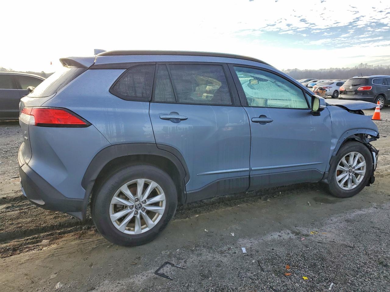 2022 Toyota Corolla Cross Le - Image 3