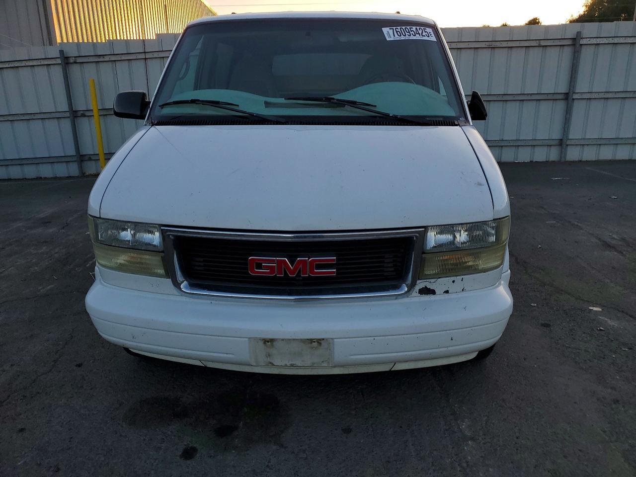 2003 GMC Safari - Фото 5