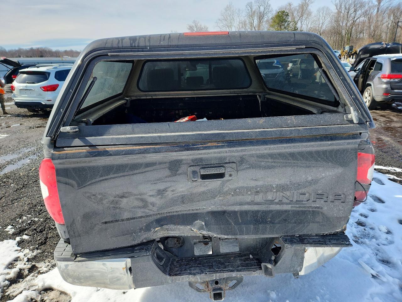 2015 Toyota Tundra Sr5 - Image 6