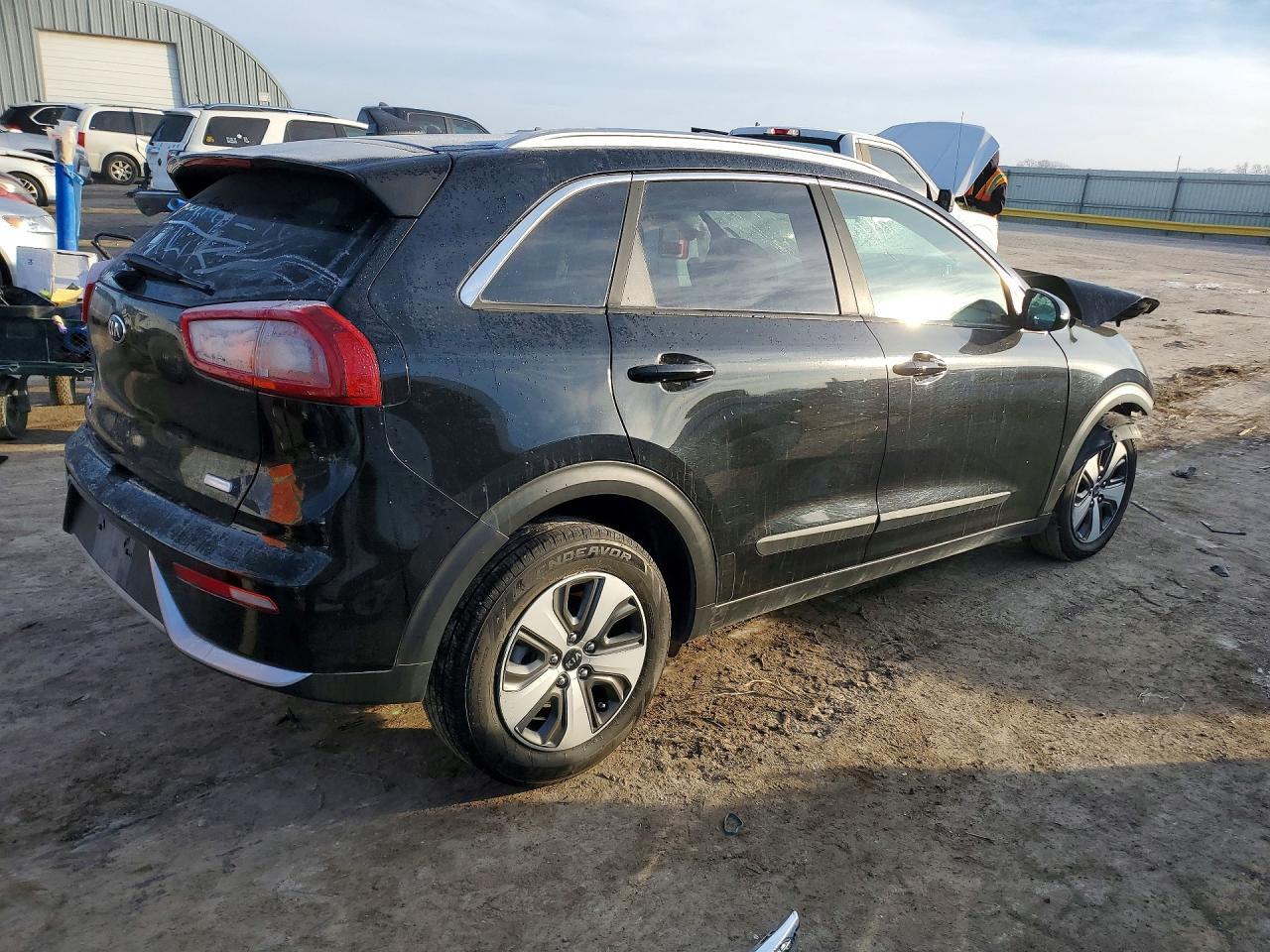2017 Kia Niro Lx - Фото 3