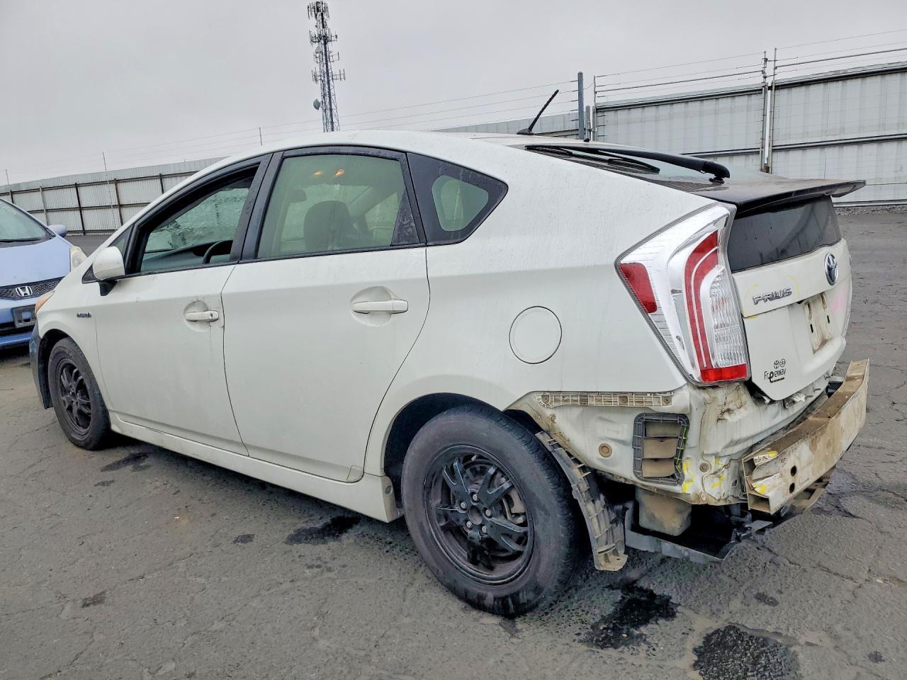 2015 Toyota Prius - Фото 2