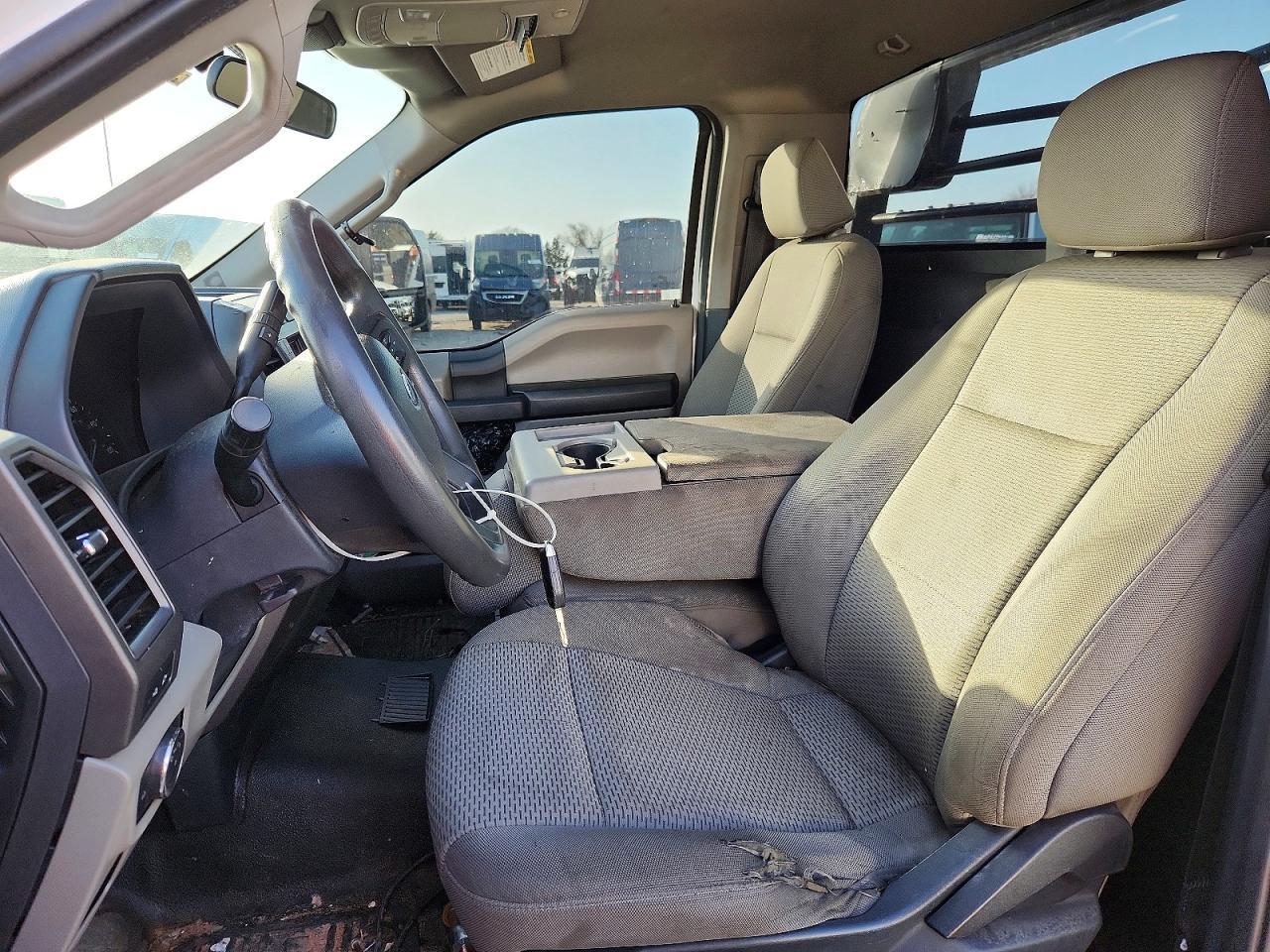 2022 Ford F350 Super Duty Flatbed Truck - Фото 7