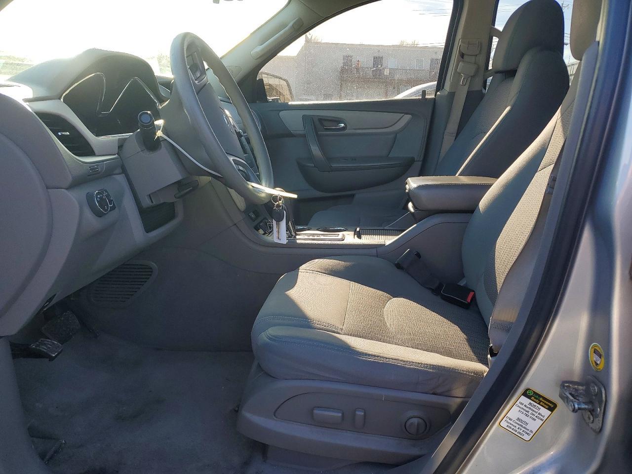 2017 Chevrolet Traverse Ls - Фото 7