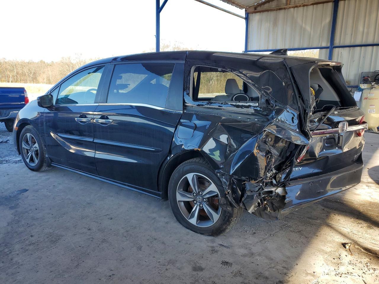 2018 Honda Odyssey Touring - Фото 2