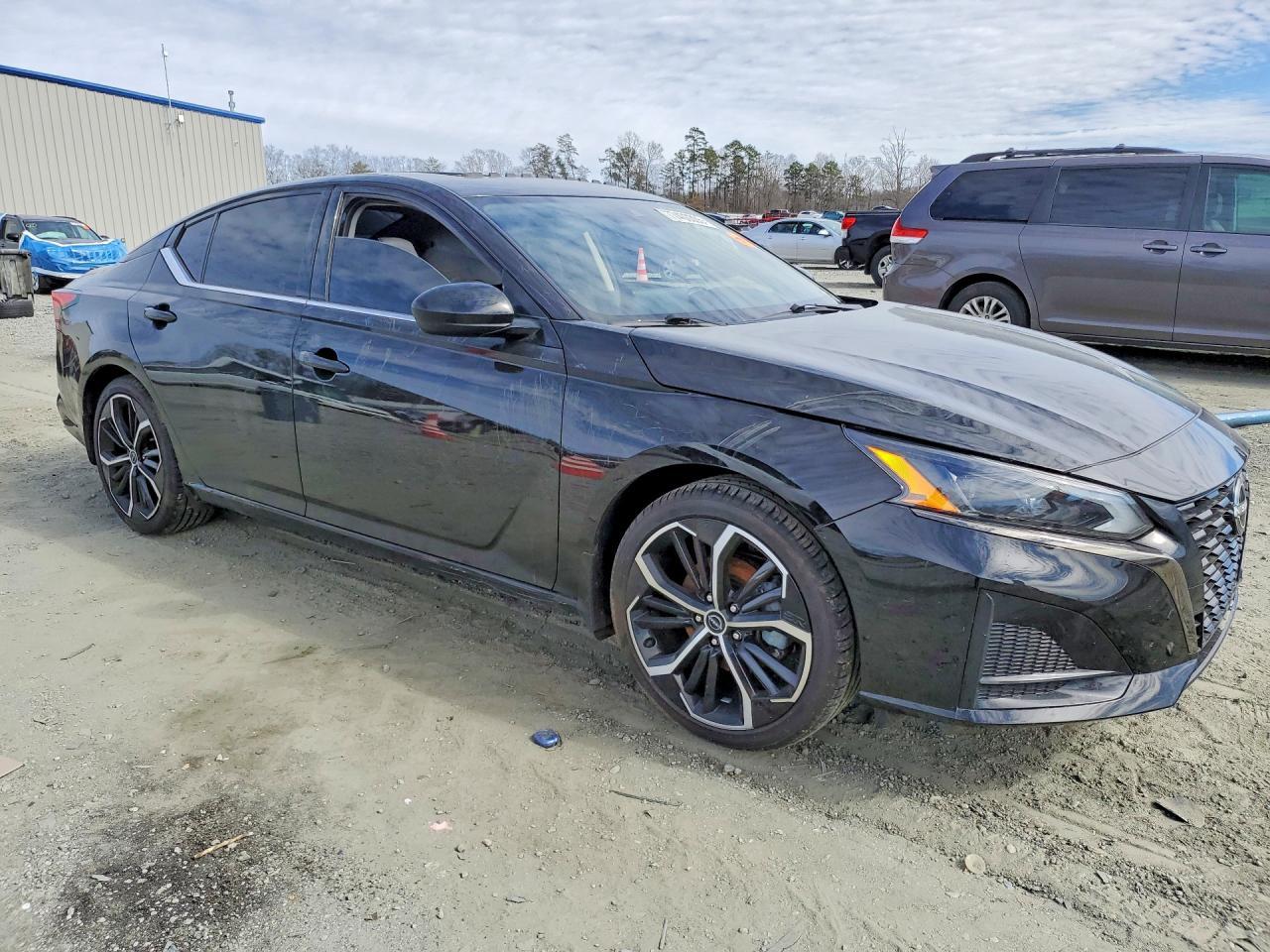 2023 Nissan Altima Sr - Фото 4