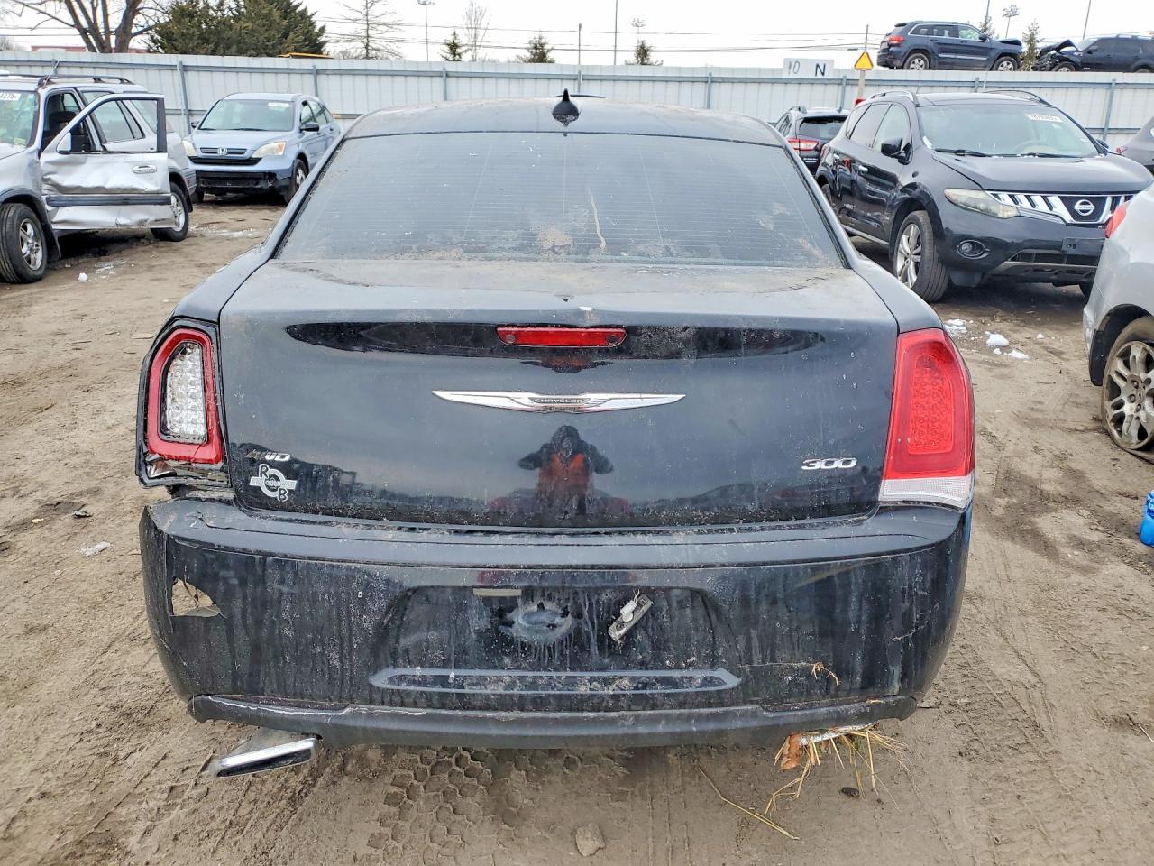 2016 Chrysler 300 S - Image 6