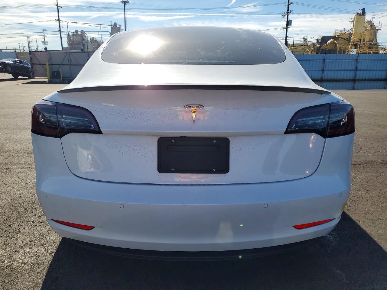 2022 Tesla Model 3 - Фото 6