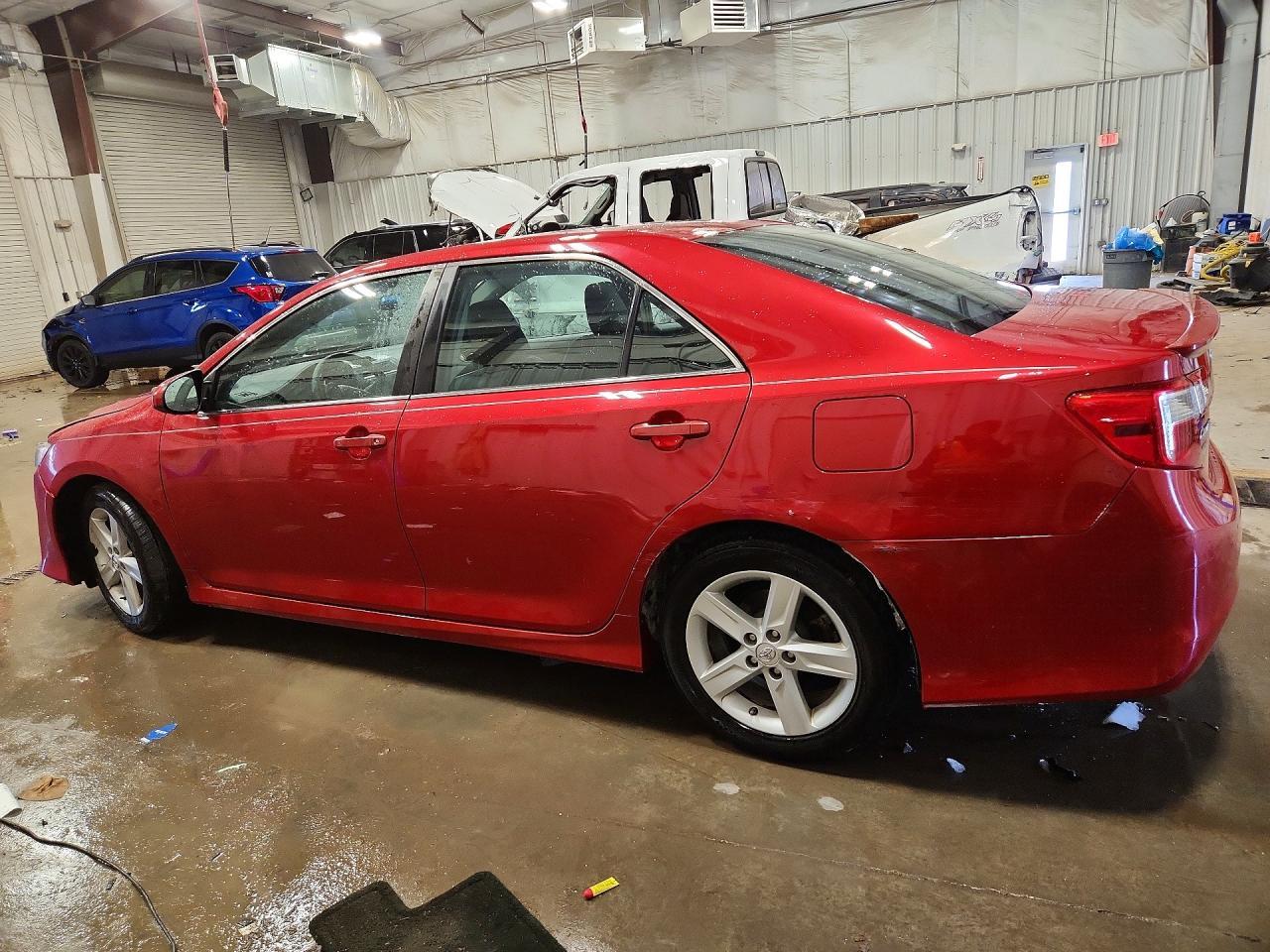 2014 Toyota Camry Se - Image 2