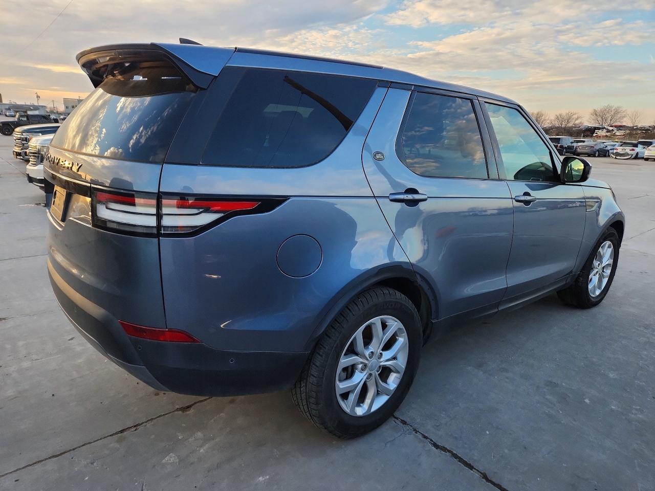 2020 Land Rover Discovery Se - Image 3