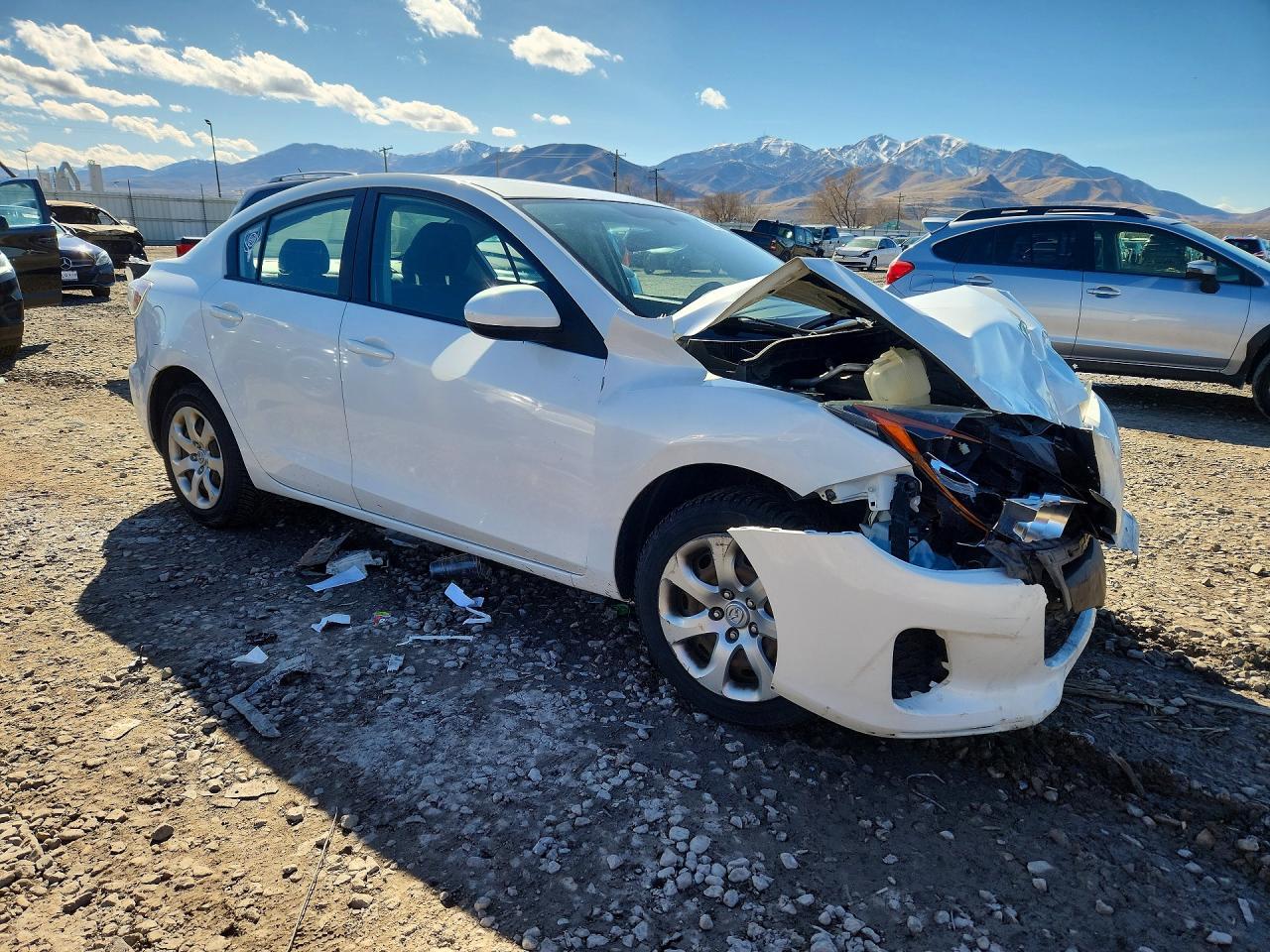 2013 Mazda 3 I - Image 4