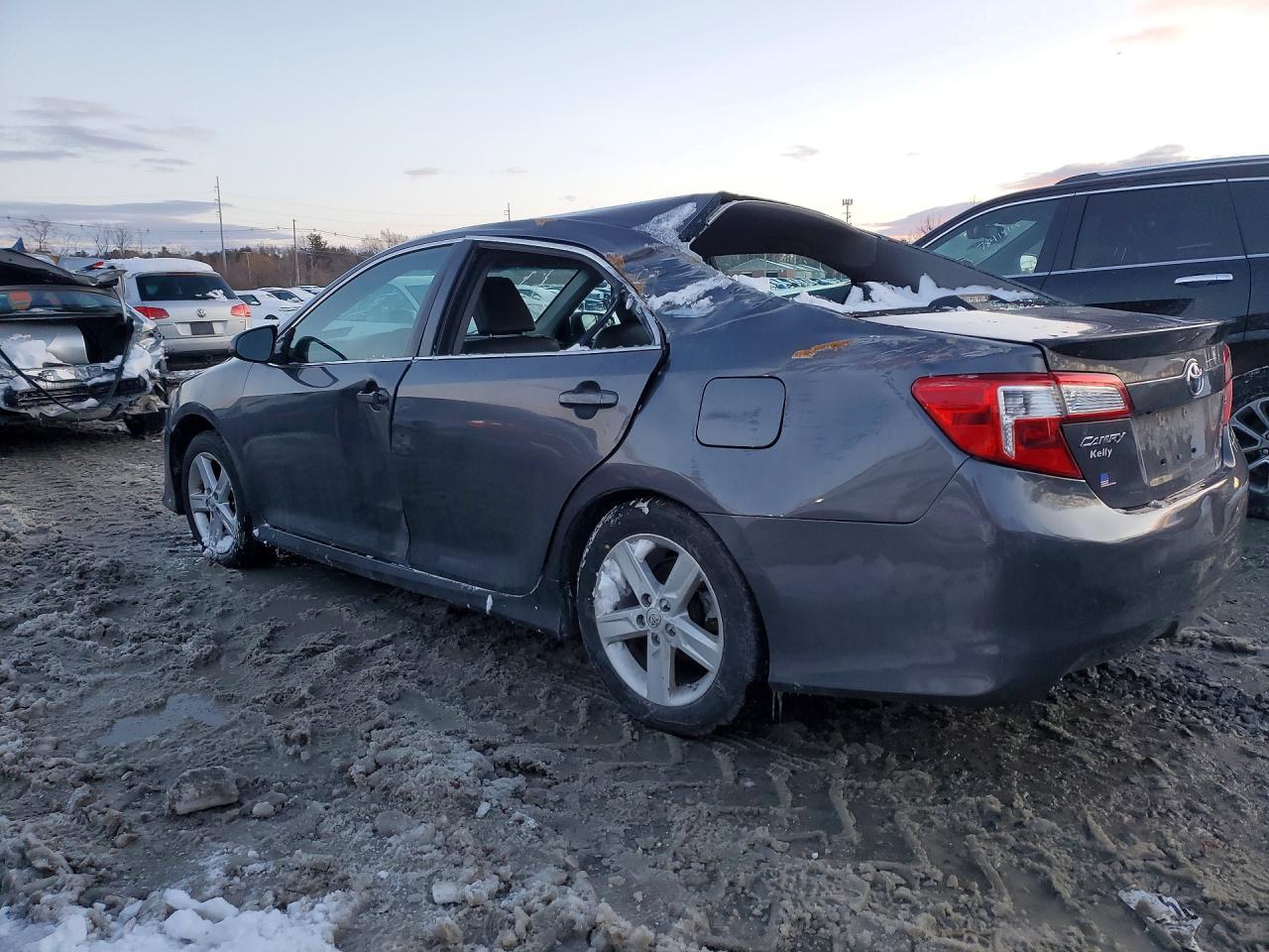 2014 Toyota Camry L - Image 2