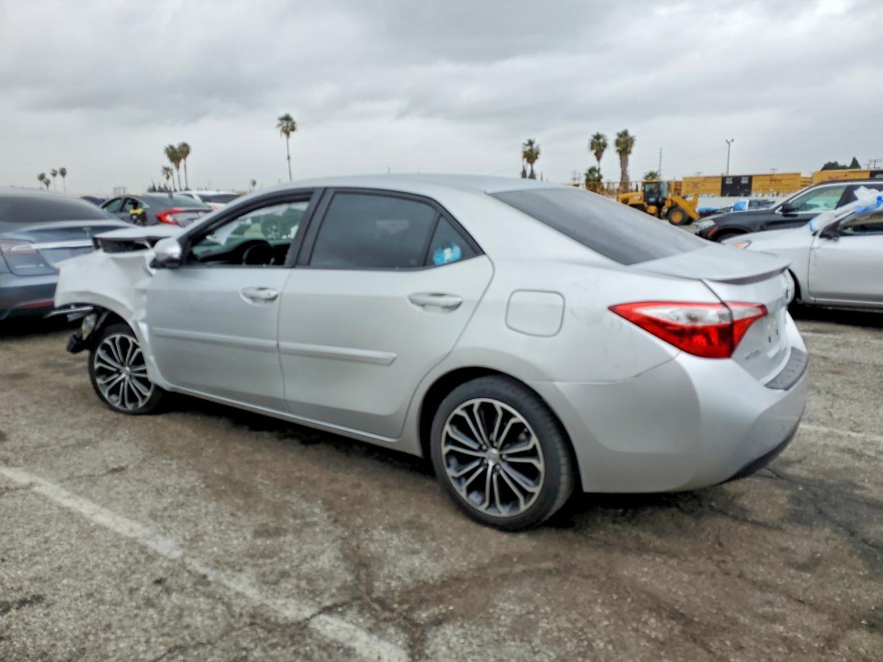 2014 Toyota Corolla L - Фото 2