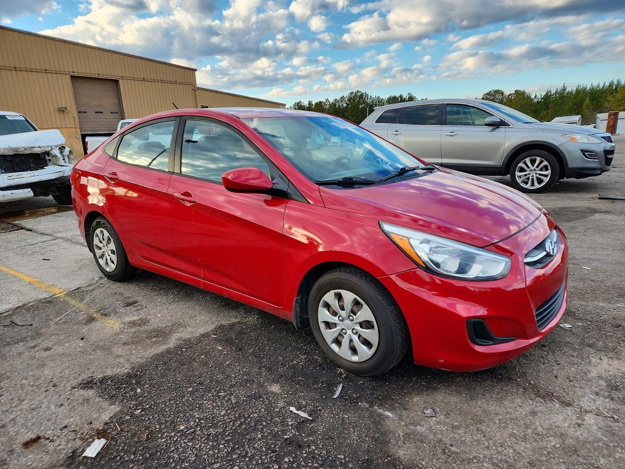 2016 Hyundai Accent Se - Фото 4