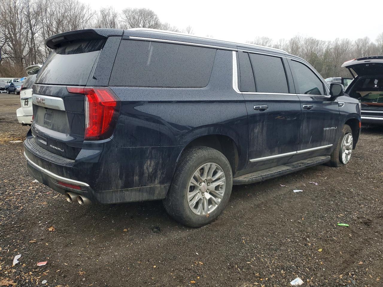 2022 GMC Yukon - Фото 3