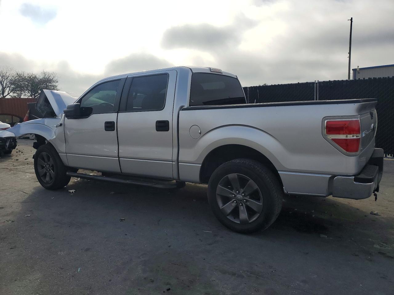 2013 Ford F150 Supercrew - Фото 2