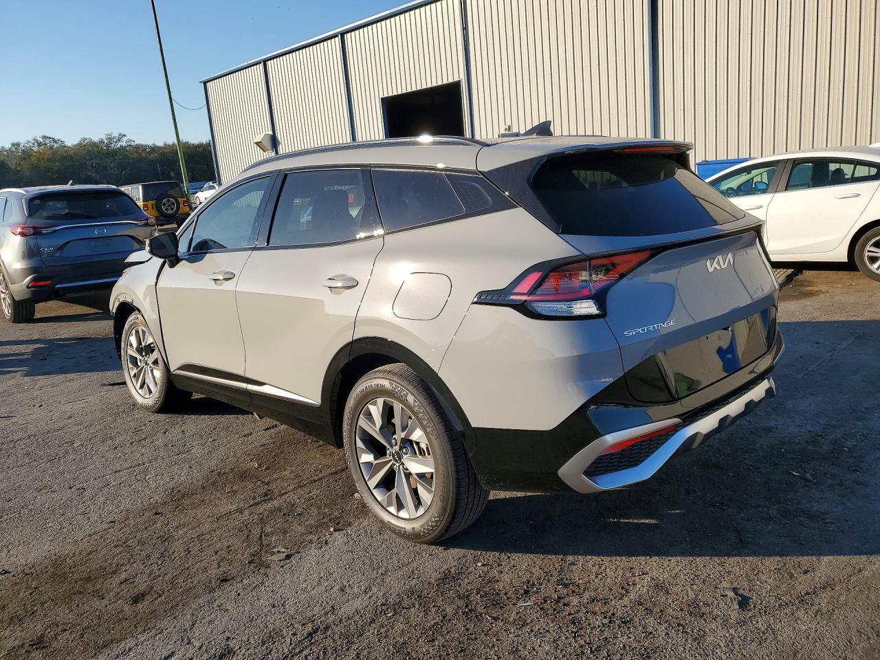 2025 Kia Sportage Sx - Фото 2