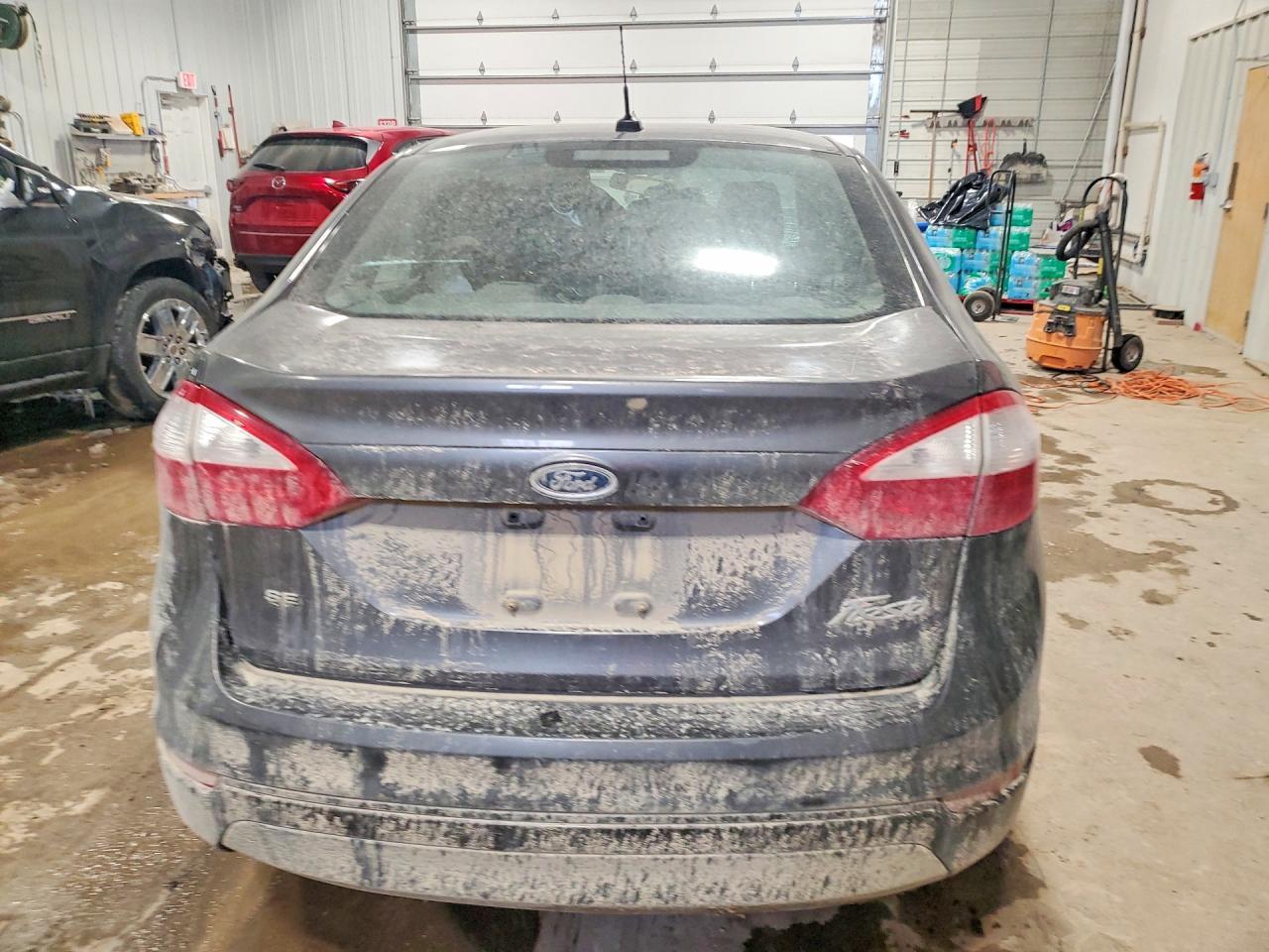 2017 Ford Fiesta Se - Фото 6