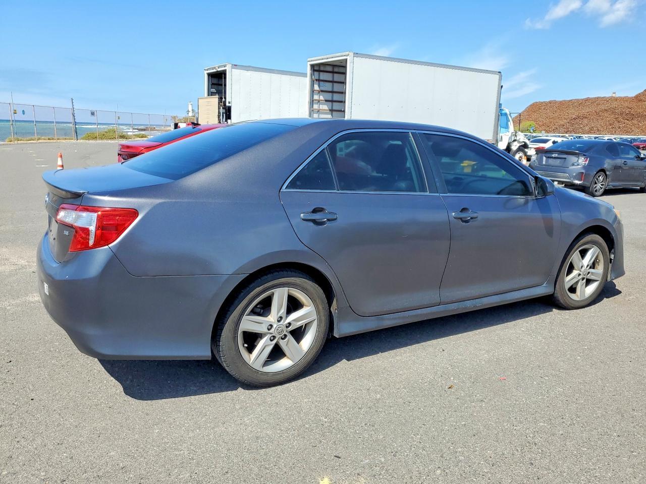 2014 Toyota Camry L - Фото 3